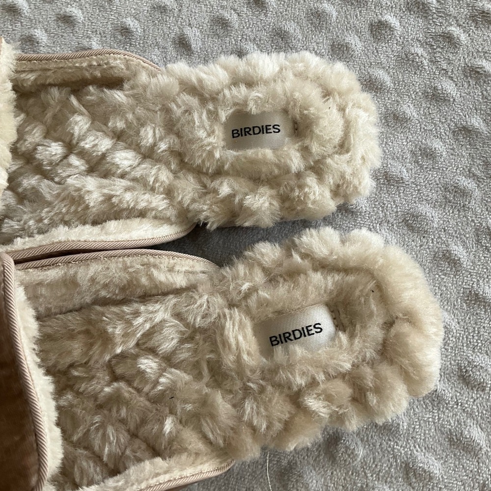 Birdies Velvet Faux Fur Slippers Women 8.5 Tan Monogram SFB Mules - Picture 3 of 6